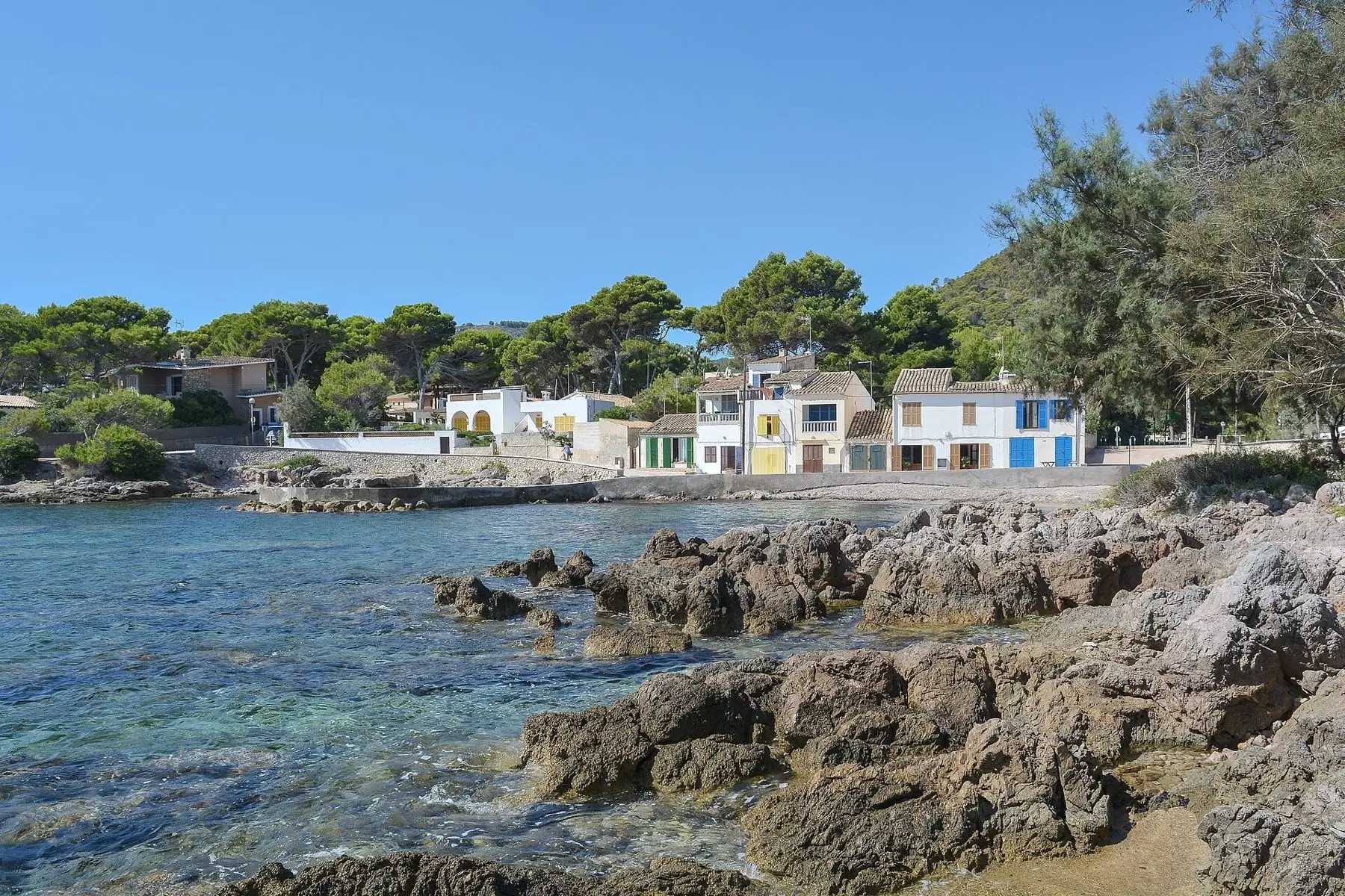 Fishermen's houses along the rocks
